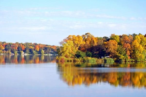 fall foliage near minneapolis